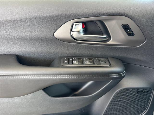 2027 Chrysler Pacifica Limited