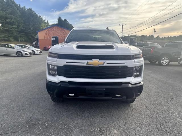 2024 Chevrolet Silverado 2500HD 4WD Crew Cab Standard Bed Custom