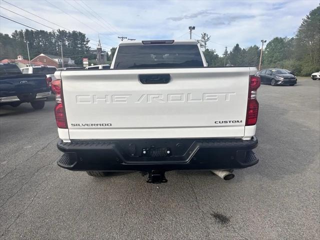2024 Chevrolet Silverado 2500HD 4WD Crew Cab Standard Bed Custom