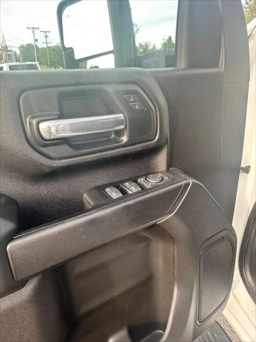 2024 Chevrolet Silverado 2500HD 4WD Crew Cab Standard Bed Custom