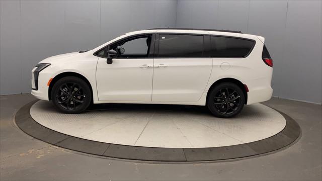 2027 Chrysler Pacifica Limited
