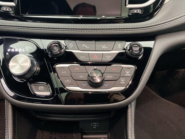 2027 Chrysler Pacifica Limited