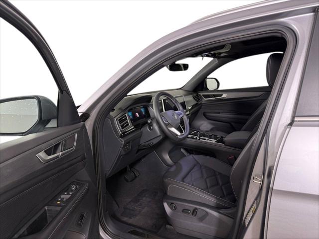 2026 Volkswagen Atlas Cross Sport SE with Technology