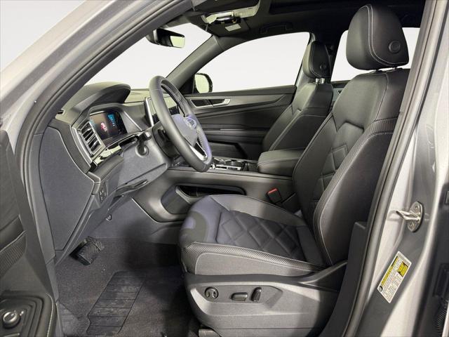 2026 Volkswagen Atlas Cross Sport SE with Technology