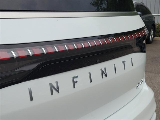 2026 INFINITI QX80 LUXE
