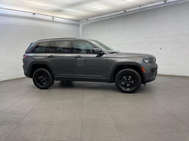 2026 Jeep Grand Cherokee GRAND CHEROKEE LAREDO ALTITUDE 4X2
