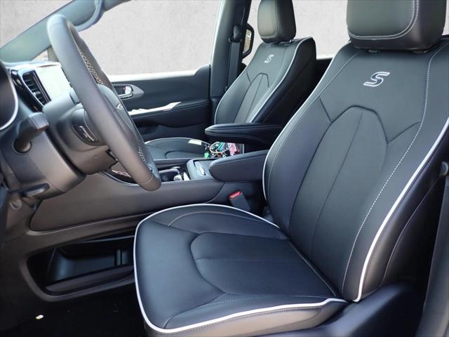 2027 Chrysler Pacifica Limited