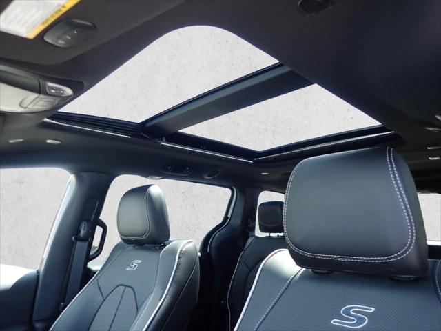 2027 Chrysler Pacifica Limited