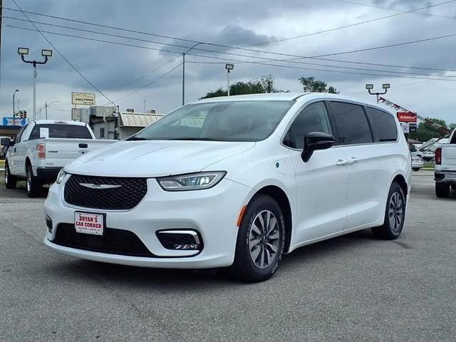 2024 Chrysler Pacifica Hybrid Select for sale in Lawton, OK