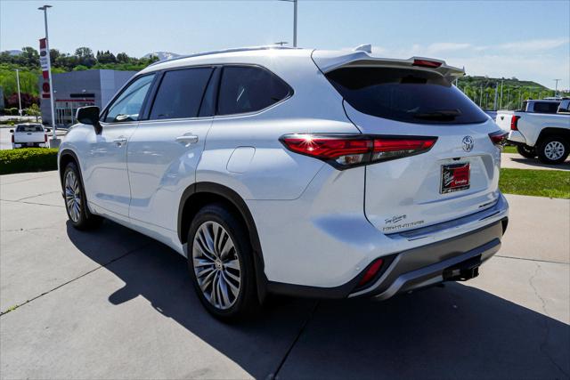 2022 Toyota Highlander Platinum