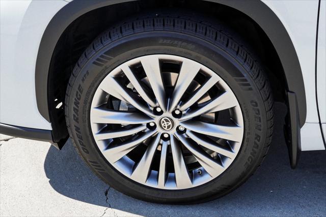2022 Toyota Highlander Platinum