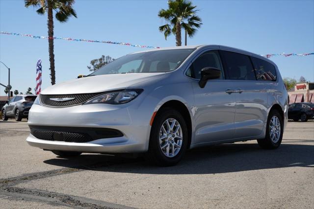 2024 Chrysler Voyager LX
