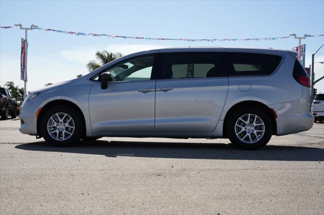 2024 Chrysler Voyager LX