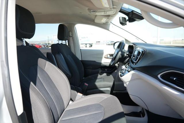 2024 Chrysler Voyager LX