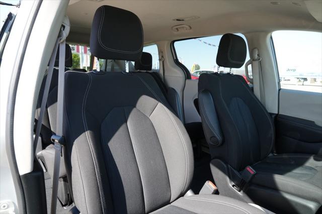 2024 Chrysler Voyager LX