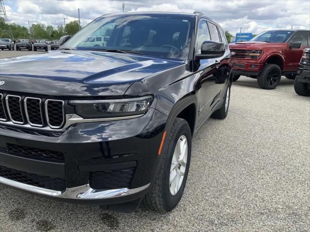 2022 Jeep Grand Cherokee L Laredo 4x4