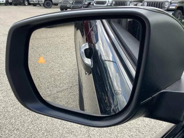 2022 Jeep Grand Cherokee L Laredo 4x4