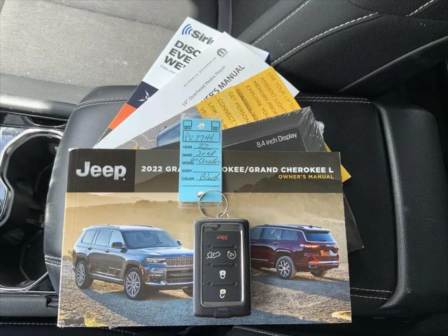 2022 Jeep Grand Cherokee L Laredo 4x4