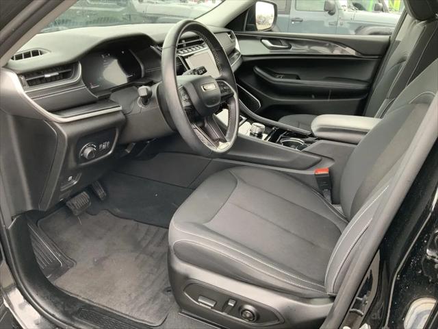 2022 Jeep Grand Cherokee L Laredo 4x4