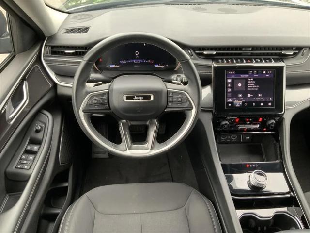 2022 Jeep Grand Cherokee L Laredo 4x4