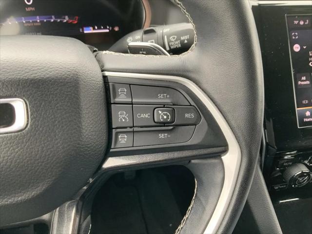 2022 Jeep Grand Cherokee L Laredo 4x4