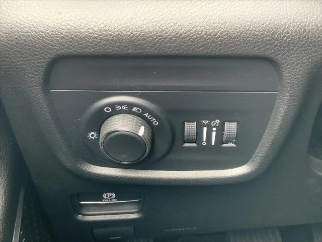 2022 Jeep Grand Cherokee L Laredo 4x4