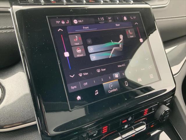 2022 Jeep Grand Cherokee L Laredo 4x4