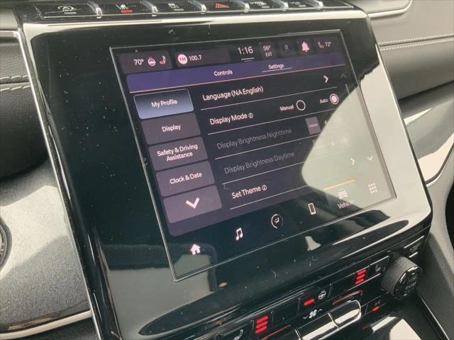 2022 Jeep Grand Cherokee L Laredo 4x4