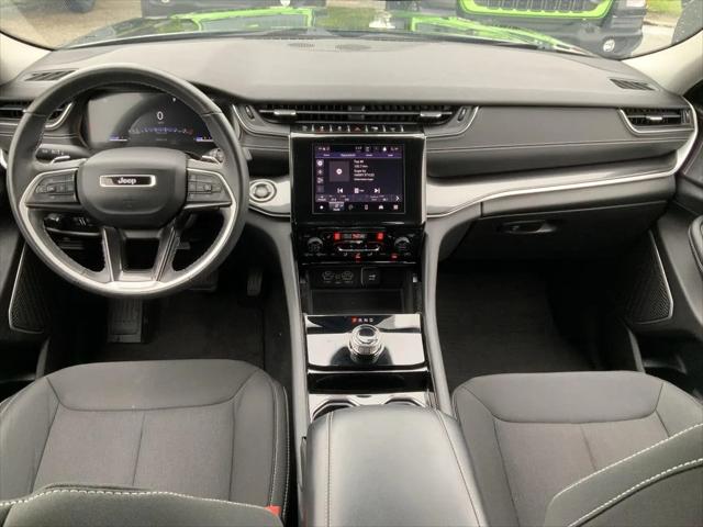 2022 Jeep Grand Cherokee L Laredo 4x4