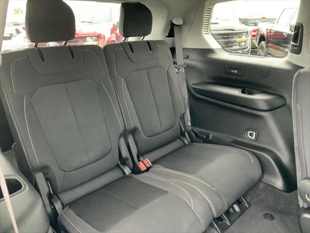 2022 Jeep Grand Cherokee L Laredo 4x4