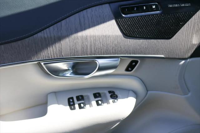 2023 Volvo XC90 B6 Ultimate 6-Seater