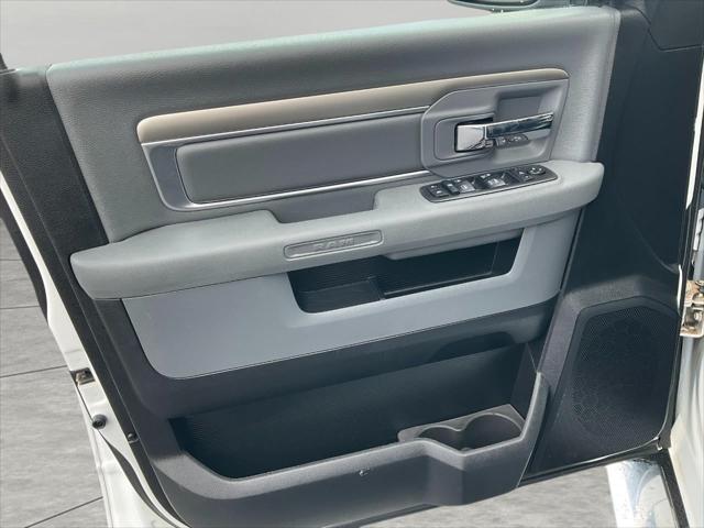 2018 Ram 1500 Big Horn Crew Cab 4x4 5'7" Box