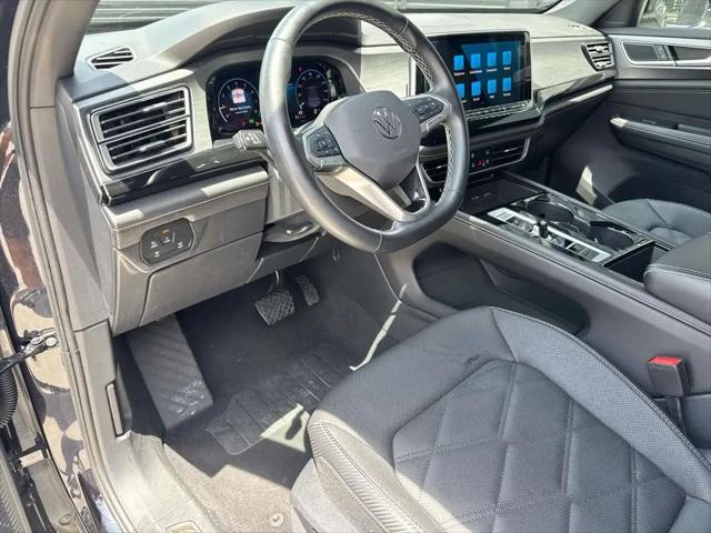 2025 Volkswagen Atlas Cross Sport 2.0T SE w/Technology