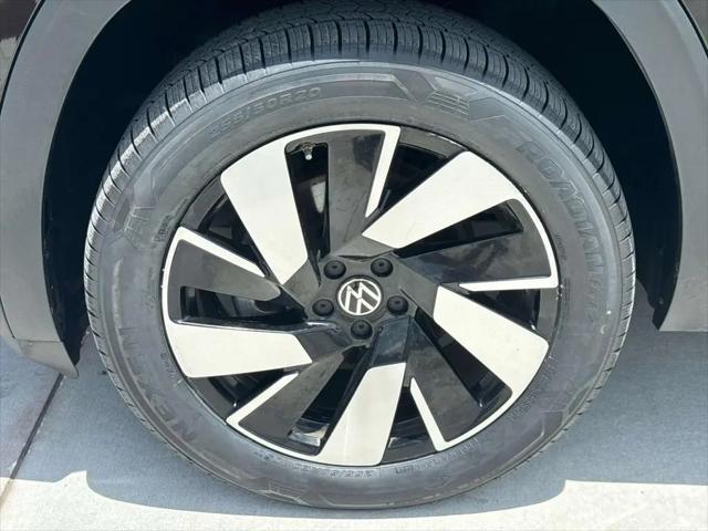 2025 Volkswagen Atlas Cross Sport 2.0T SE w/Technology