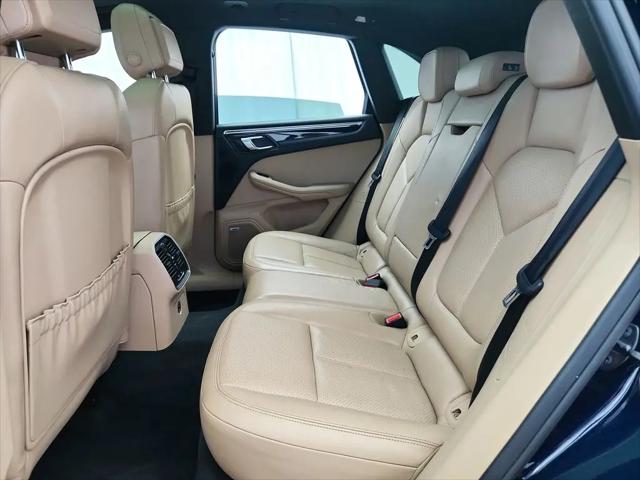 2020 Porsche Macan Macan