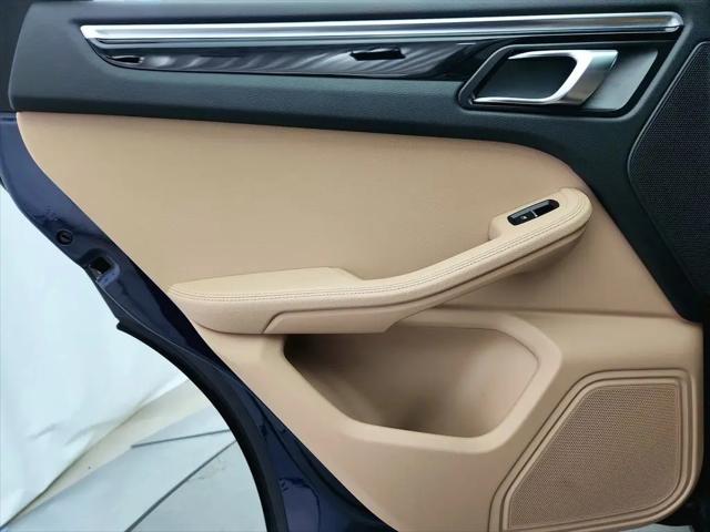 2020 Porsche Macan Macan