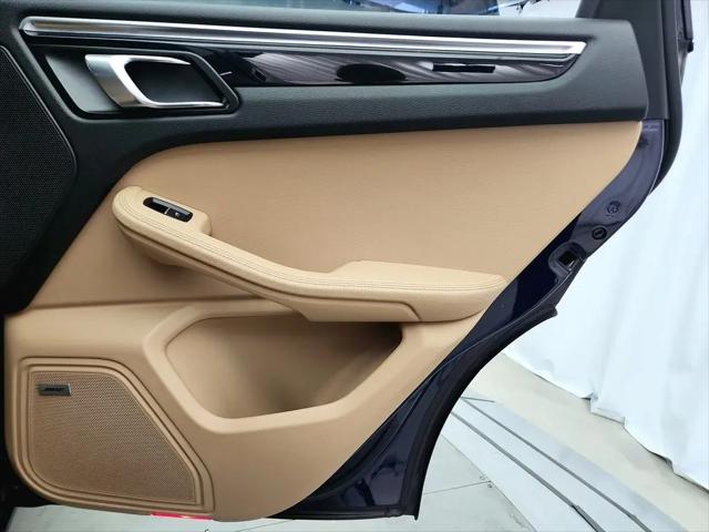 2020 Porsche Macan Macan