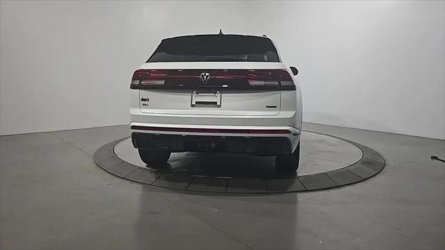 2026 Volkswagen Atlas Cross Sport SEL R-Line Black