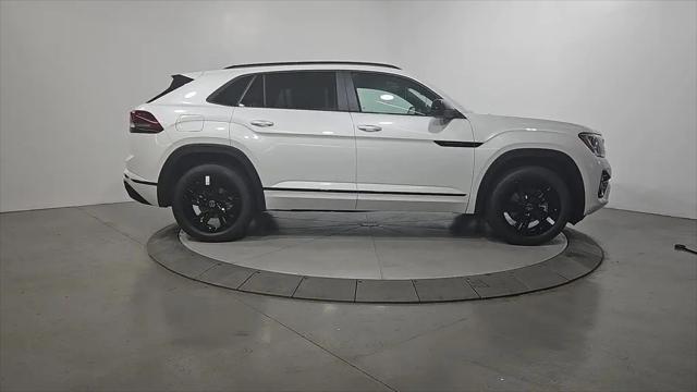 2026 Volkswagen Atlas Cross Sport SEL R-Line Black