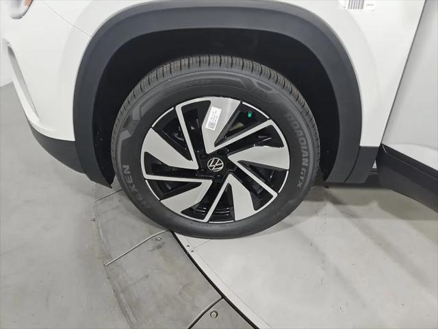 2026 Volkswagen Atlas SE with Technology