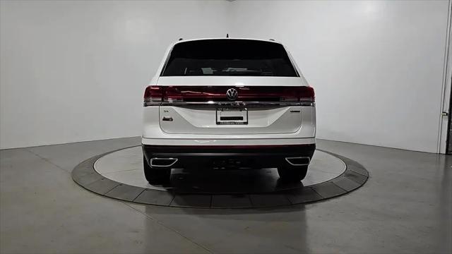 2026 Volkswagen Atlas SE with Technology