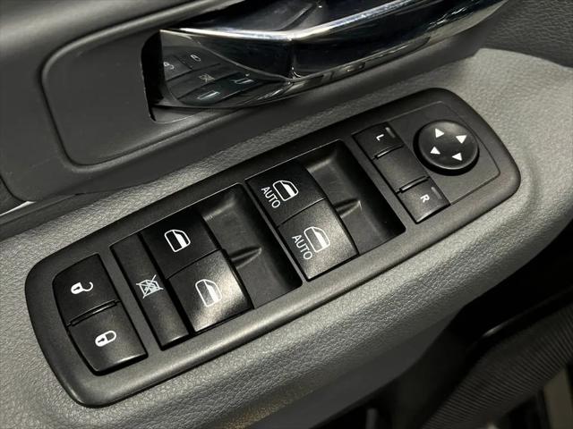 2019 Ram 1500 Classic SLT Crew Cab 4x4 6'4" Box