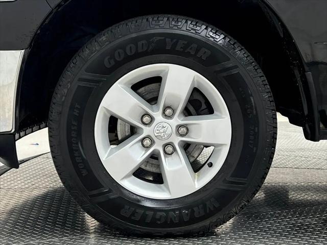 2019 Ram 1500 Classic SLT Crew Cab 4x4 6'4" Box