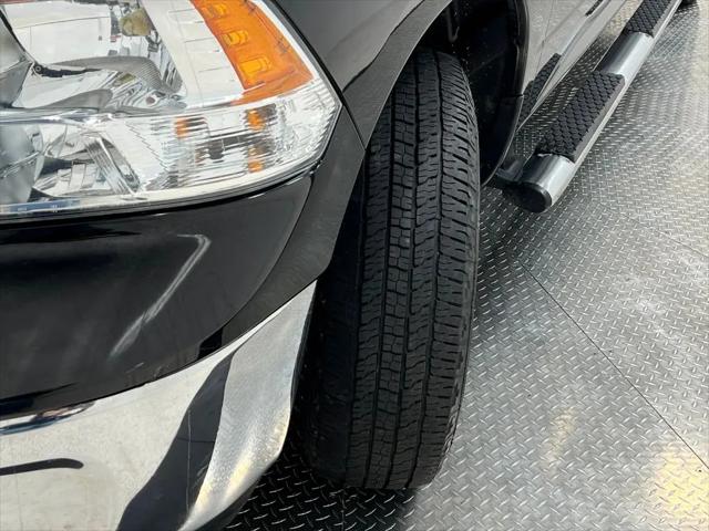 2019 Ram 1500 Classic SLT Crew Cab 4x4 6'4" Box