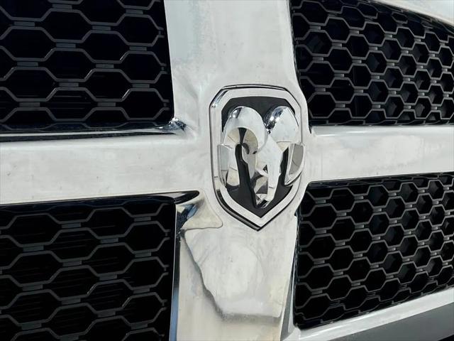 2019 Ram 1500 Classic SLT Crew Cab 4x4 6'4" Box
