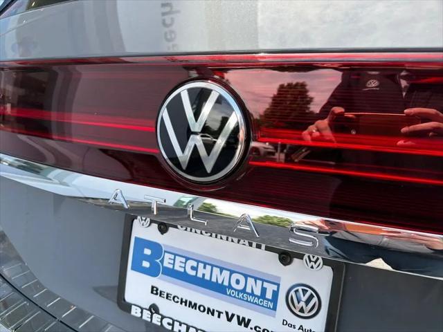 2026 Volkswagen Atlas SE with Technology