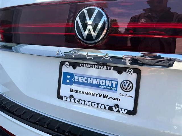 2026 Volkswagen Atlas SE with Technology