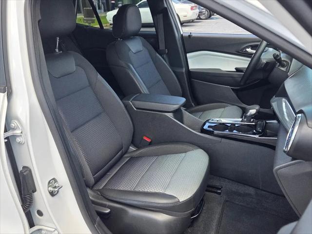 2025 Chevrolet Trax FWD LT