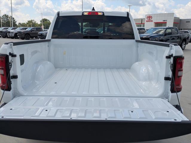 2026 Ram 1500 Express Crew Cab 4x4 57 Box