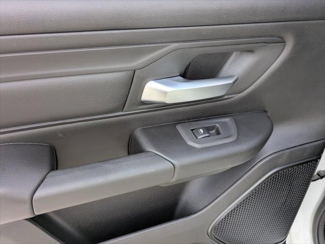 2026 Ram 1500 Express Crew Cab 4x4 57 Box